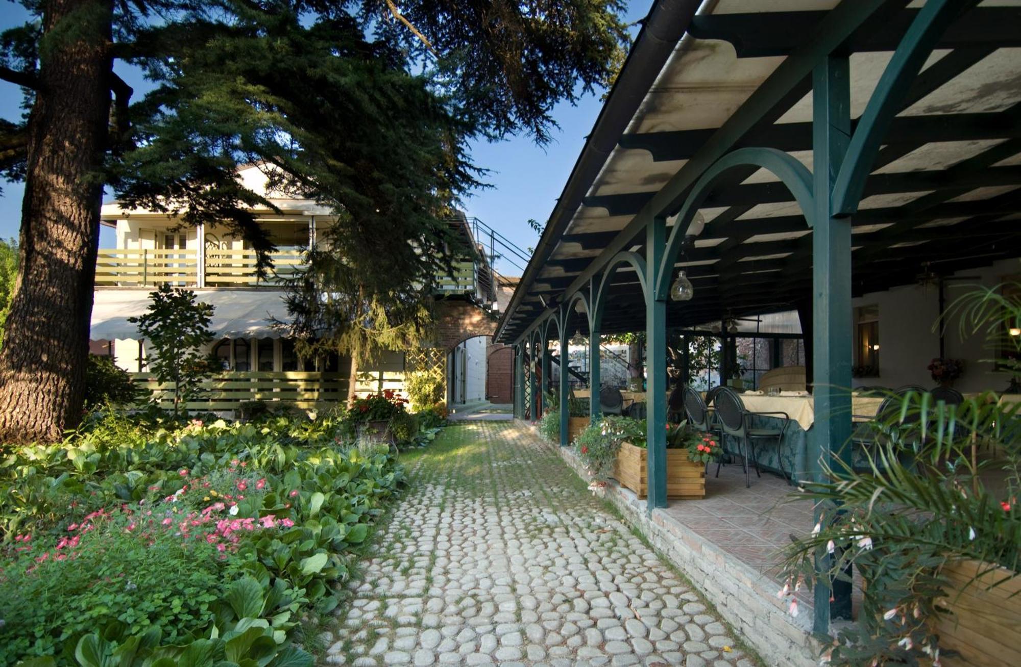 Malpassuti Resort Carbonara Scrivia ภายนอก รูปภาพ